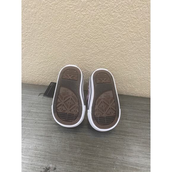 NEW Infant Converse Sizes 2,3,4,5,6, and 7 - Picture 8 of 16